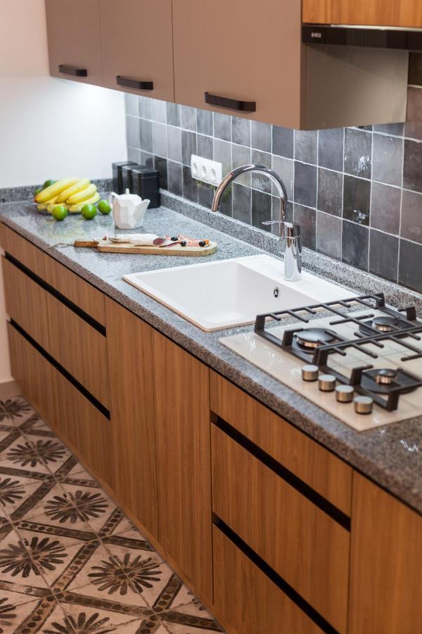 Gallery Art Apartment Lviv Bagian luar foto